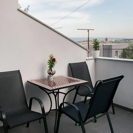 Bruna-balcony & Free Parking Near Split Appartement