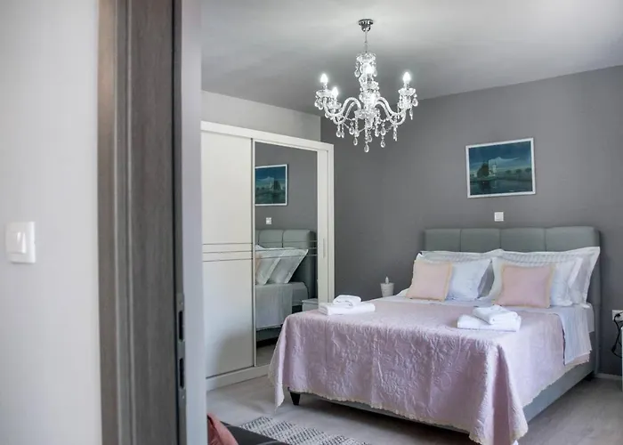 Bruna-balcony & Free Parking Near Split