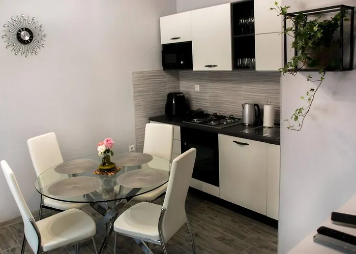 Bruna-balcony & Free Parking Near Split 公寓 *