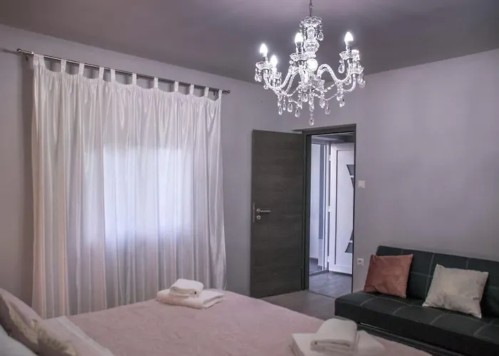 Bruna-balcony & Free Parking Near Split 公寓