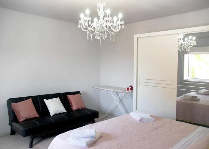 Bruna-balcony & Free Parking Near Split